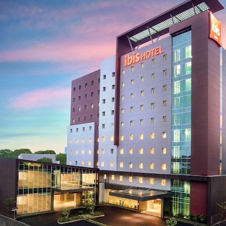 Ibis Makassar City Center Екстериор снимка