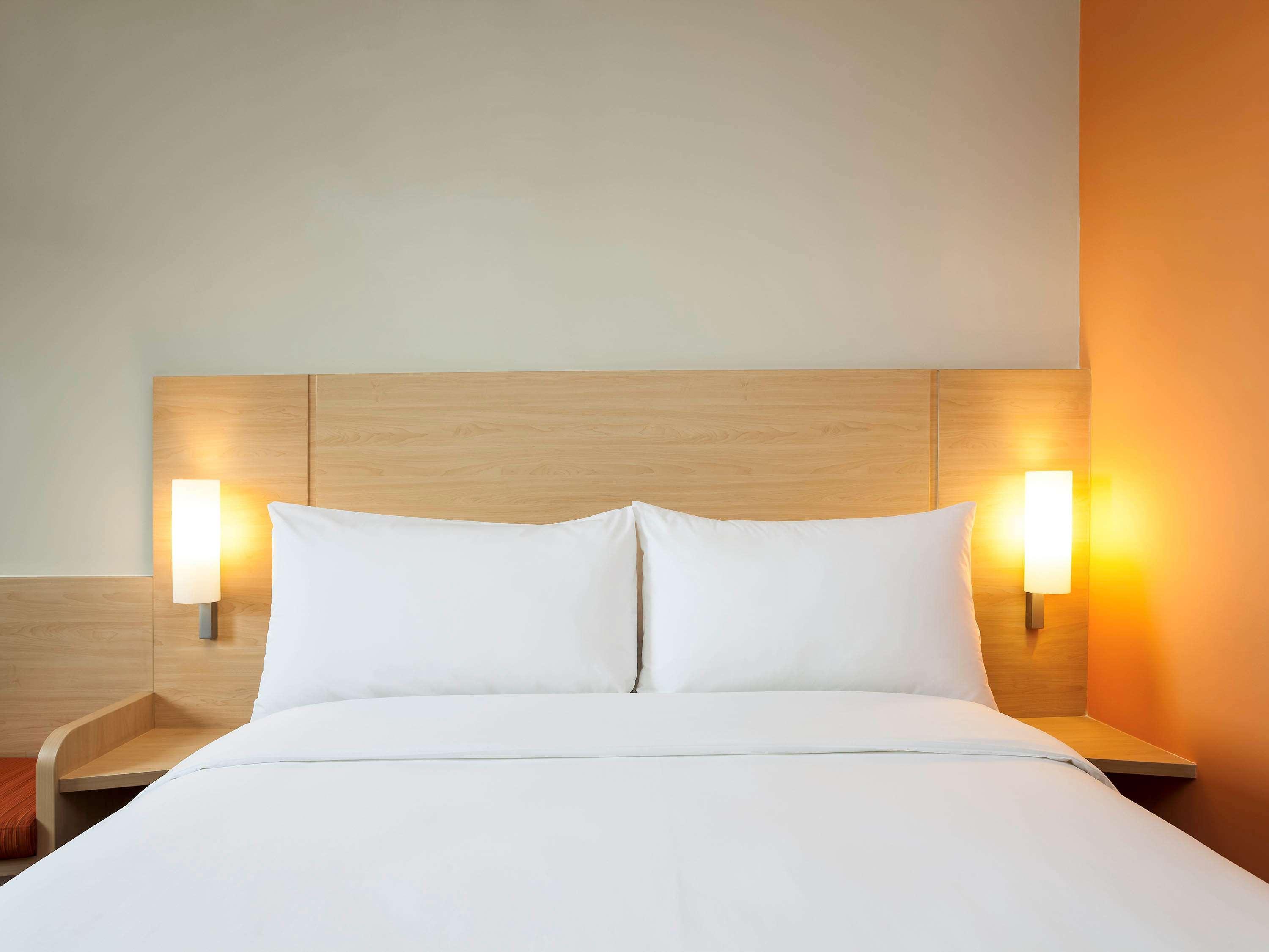 Ibis Makassar City Center Екстериор снимка