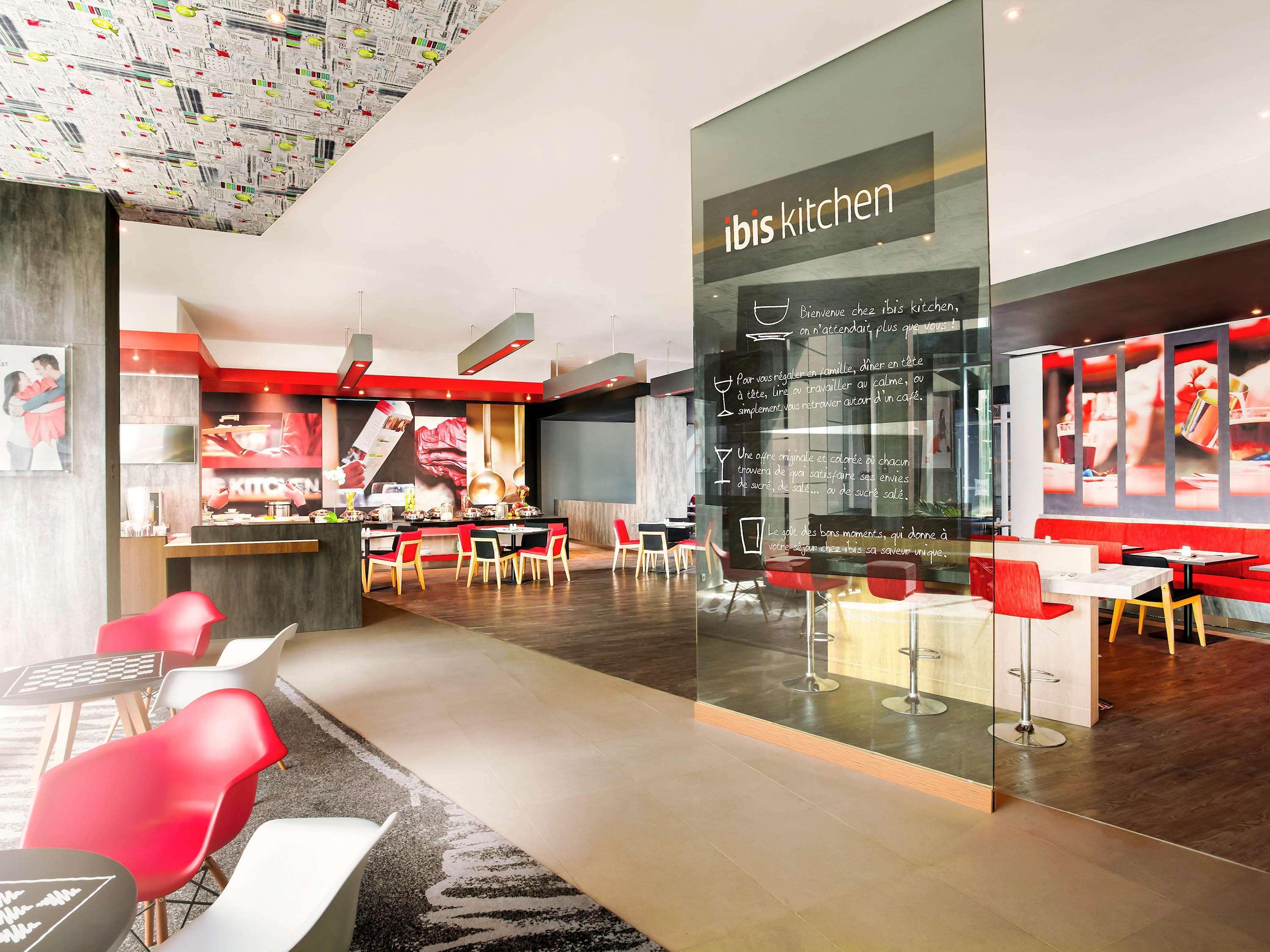 Ibis Makassar City Center Екстериор снимка