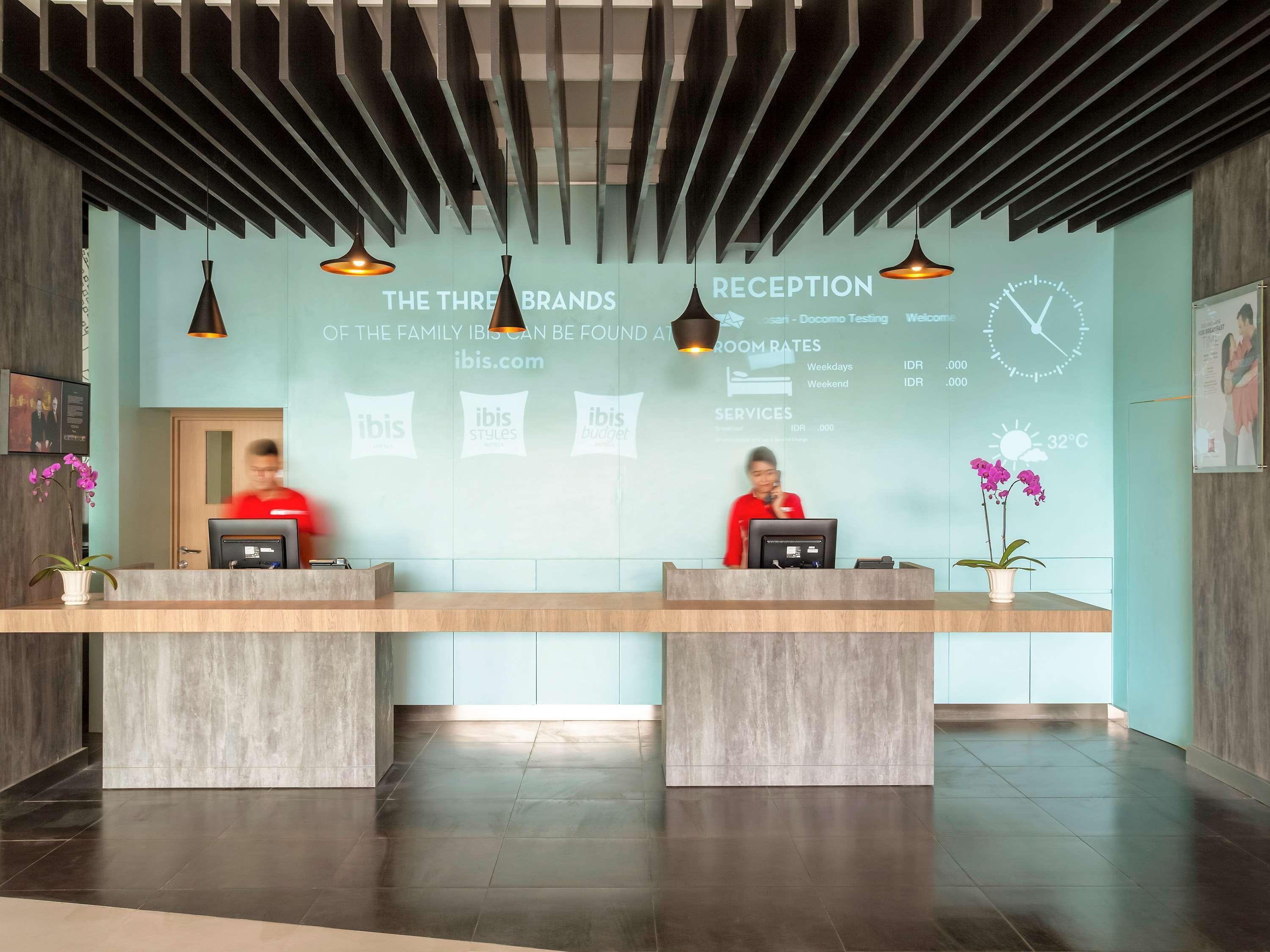 Ibis Makassar City Center Екстериор снимка