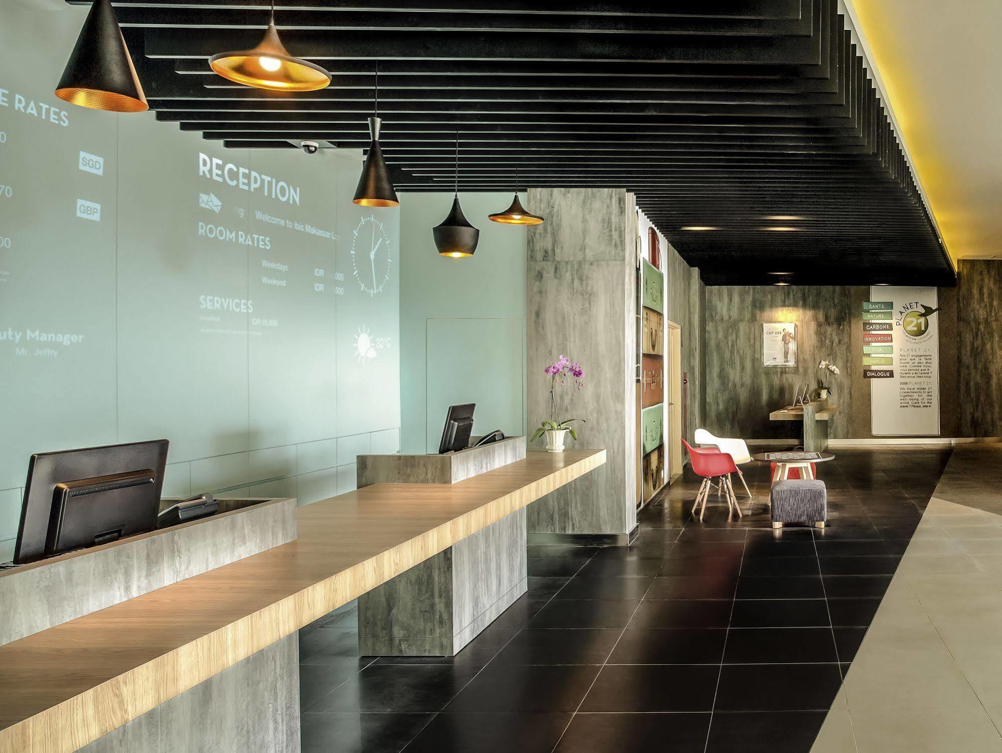 Ibis Makassar City Center Екстериор снимка